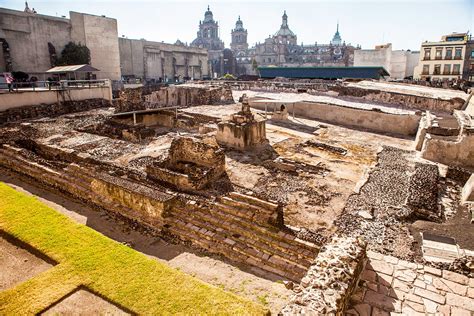 El Templo de las Águilas: Ancient Aztec Majesty Underneath the City Lights!