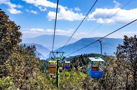 Lianyun Mountain Scenic Area:  Ancient Pathways Leading to Panoramic Splendor!