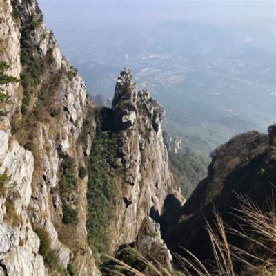 Lushan Mountain: A Majestic Paradise for Nature Lovers and History Enthusiasts!