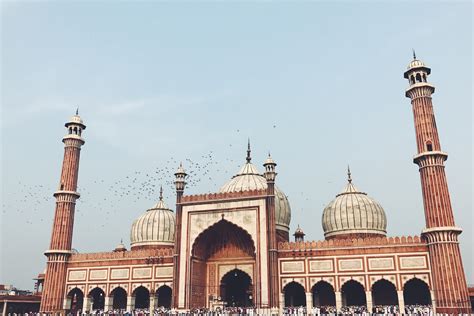 The Majestic Jama Masjid! A Historical Marvel and Architectural Gem in Udaipur